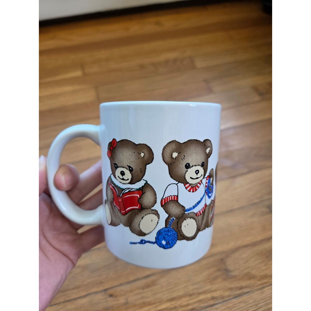 vintage Christmas bears coffee tea mug presents Santa